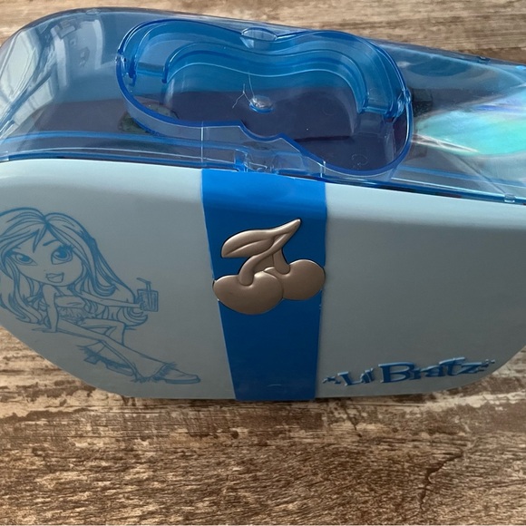 Lil Bratz Diner Playset With Doll and accessories - Picture 15 of 16